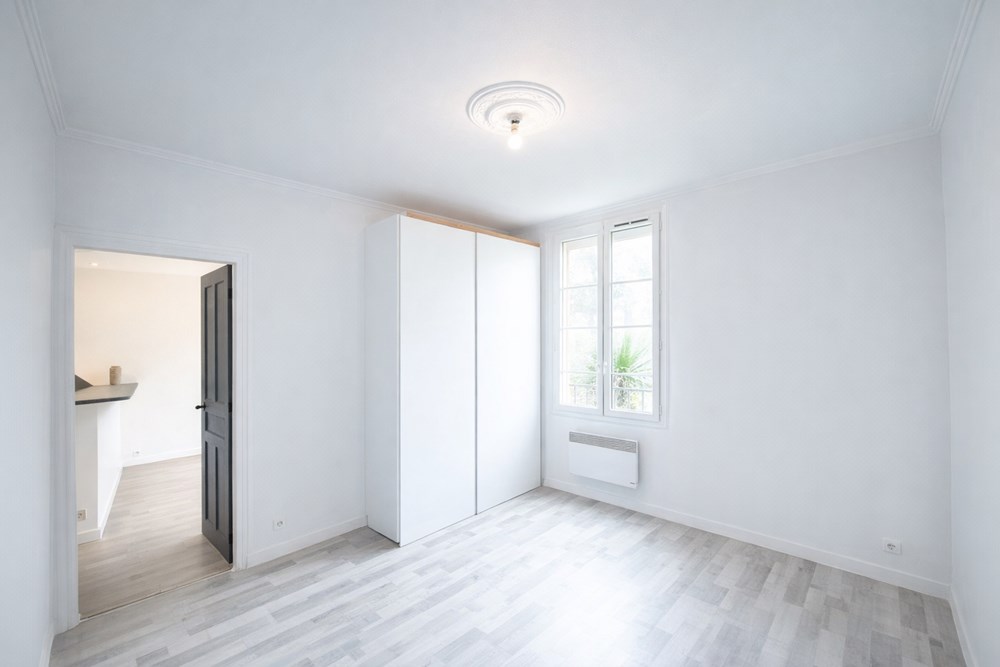 APPARTEMENT T3 DE 53 M² - JARDIN 150 M² - A RENOVER - EXPOSE SUD - COUP DE COEUR - RARE photo 4